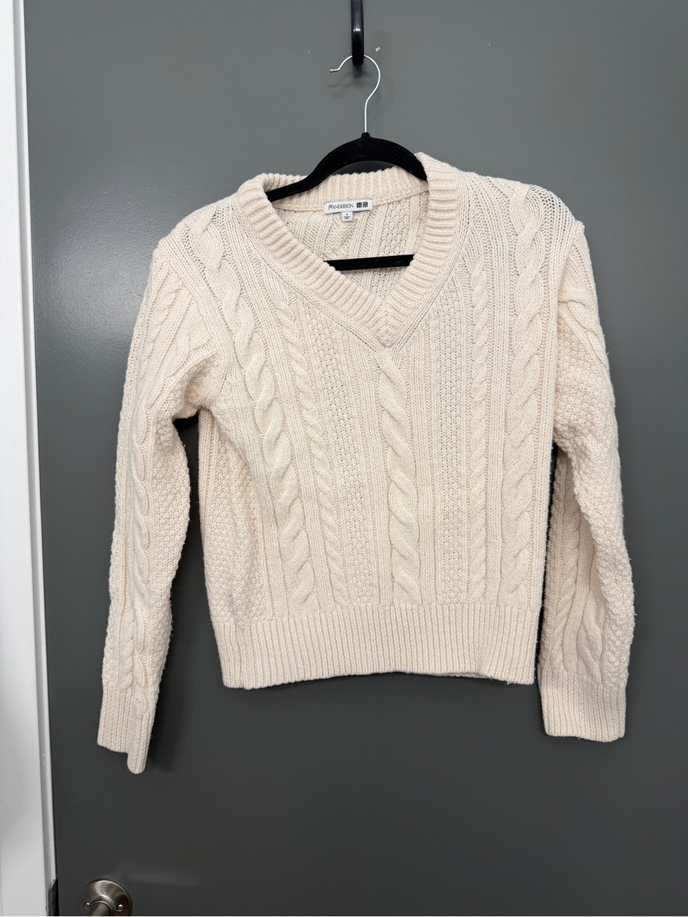 Uniqlo Ivory Cable V-Neck Sweater